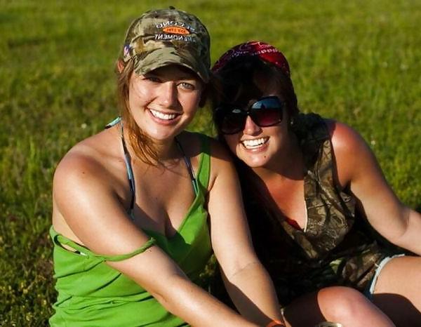 25P Country hotties.