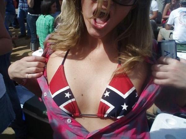 25P Country hotties.