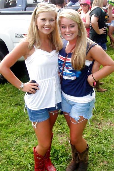 25P Country hotties.