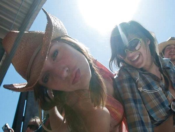 25P Country hotties.