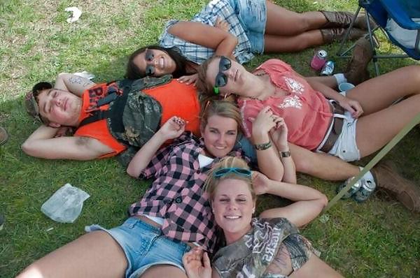 25P Country hotties.
