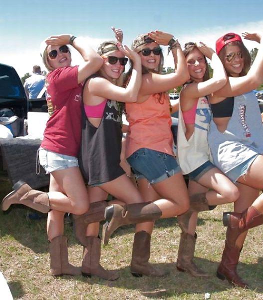 25P Country hotties.