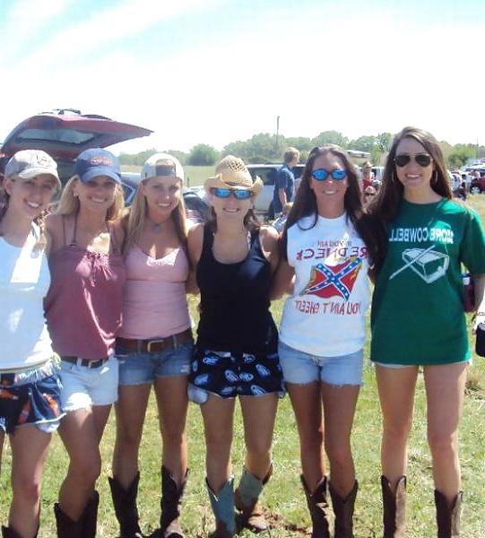 25P Country hotties.