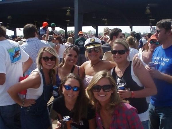 25P Country hotties.