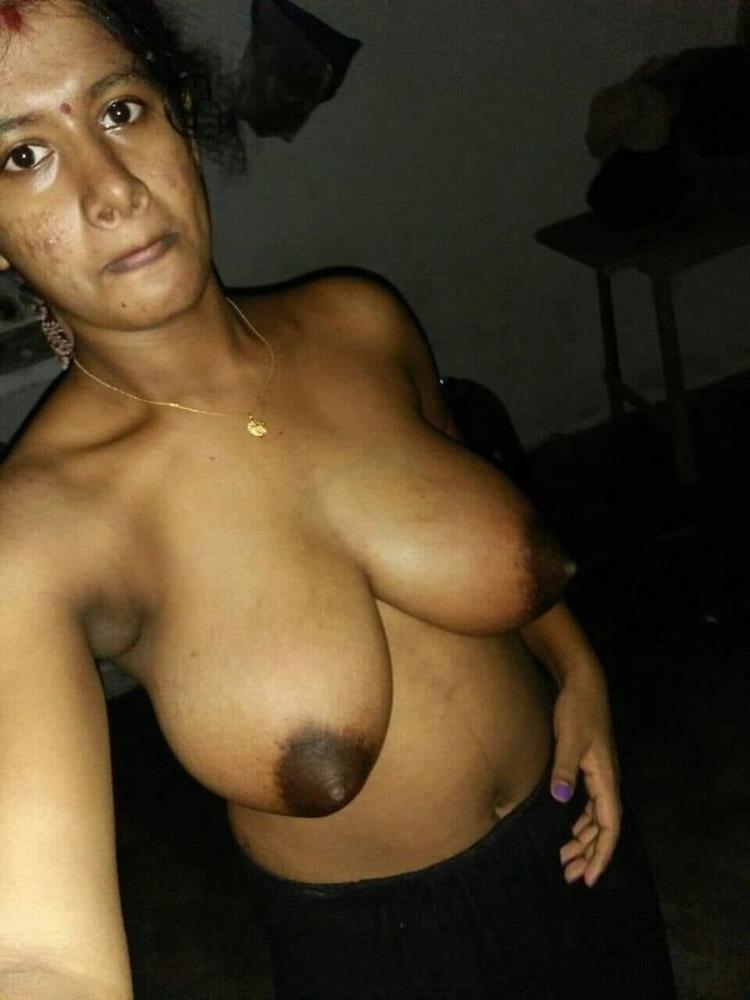 17P Aunty boobs show