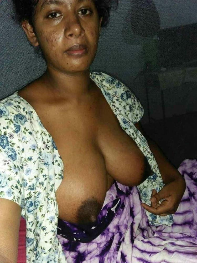 17P Aunty boobs show