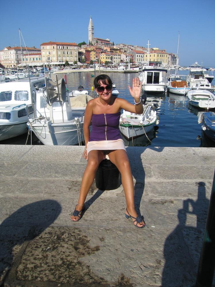 25P Nudist Couple Naked on Holiday