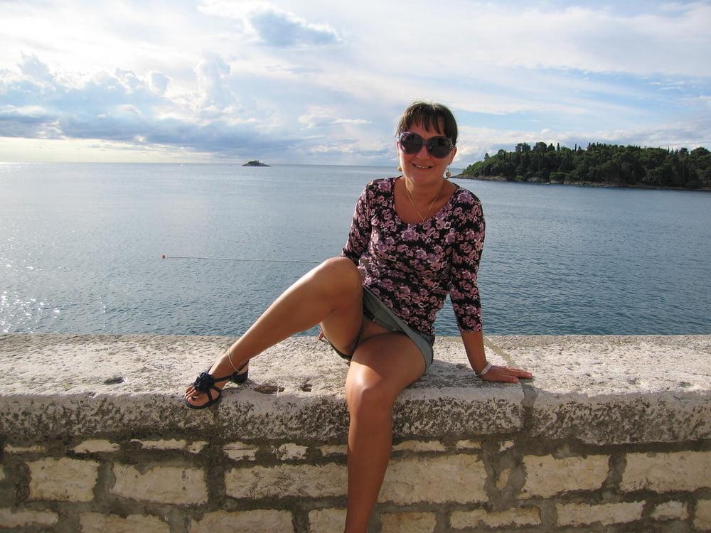 25P Nudist Couple Naked on Holiday