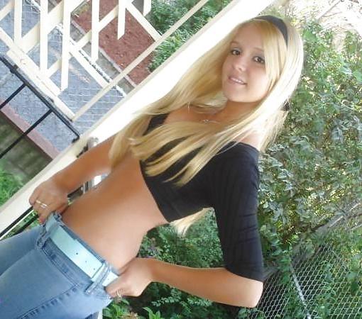 25P Teens cameltoe