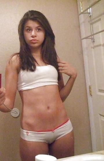 25P Teens cameltoe