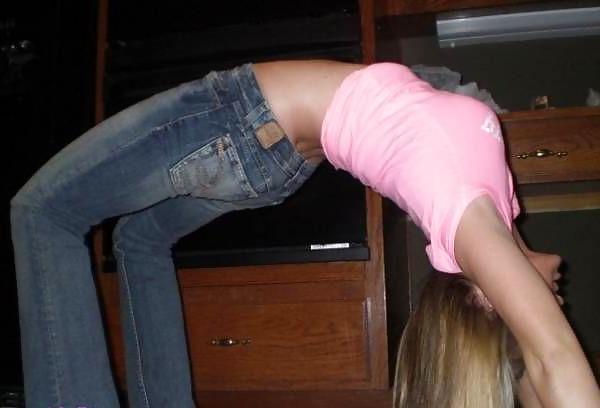 25P Teens cameltoe