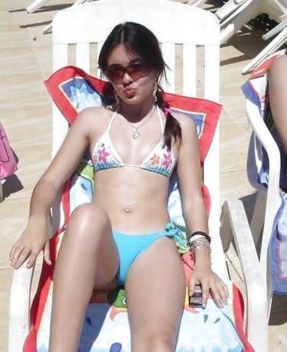 25P Teens cameltoe
