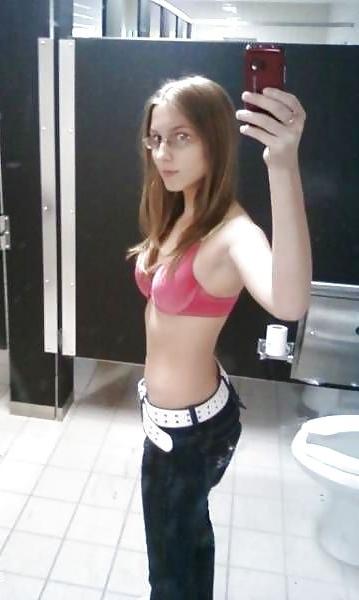 25P Teens cameltoe