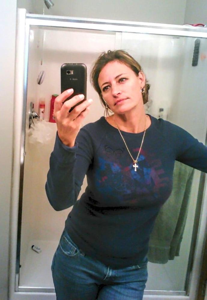 19P Exposed - Mom's Hot Selfies