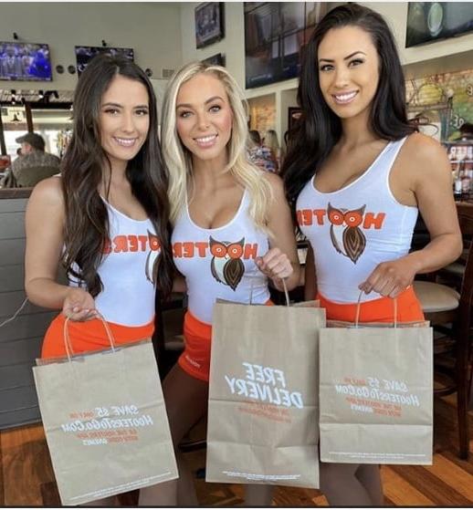25P Hooters Hotties