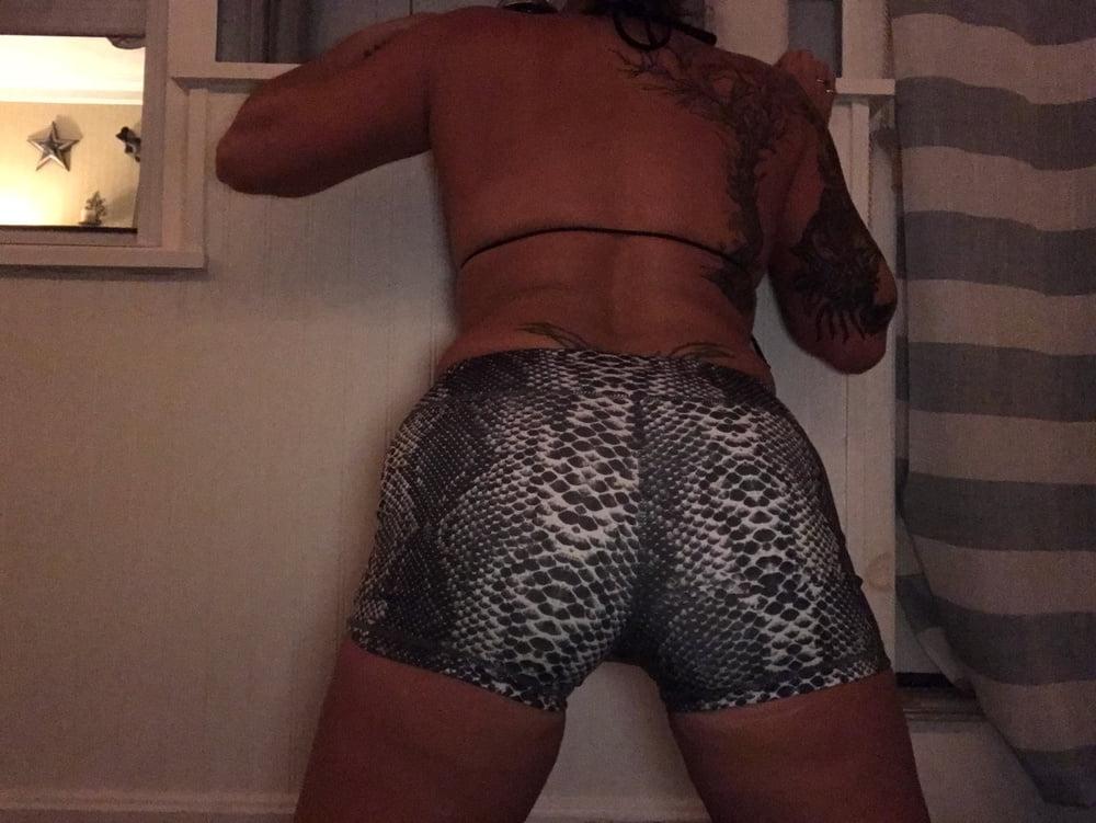 10P Short shorts