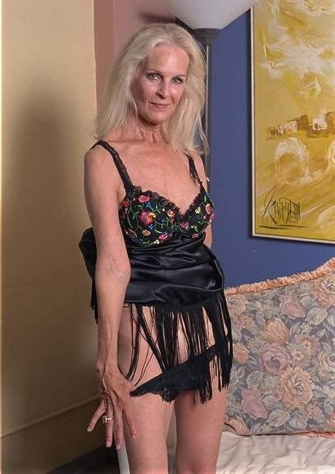 20P Mature skinny woman