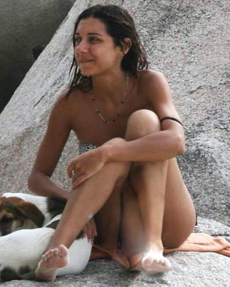 18P Hot and horny friends of my Italian friend locking for sperm