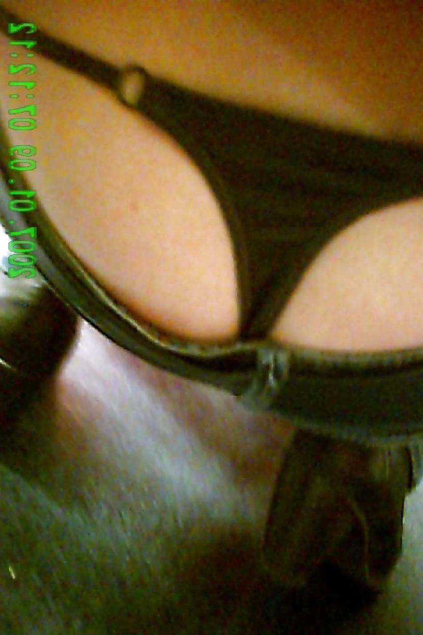 12P Visible thong flashing