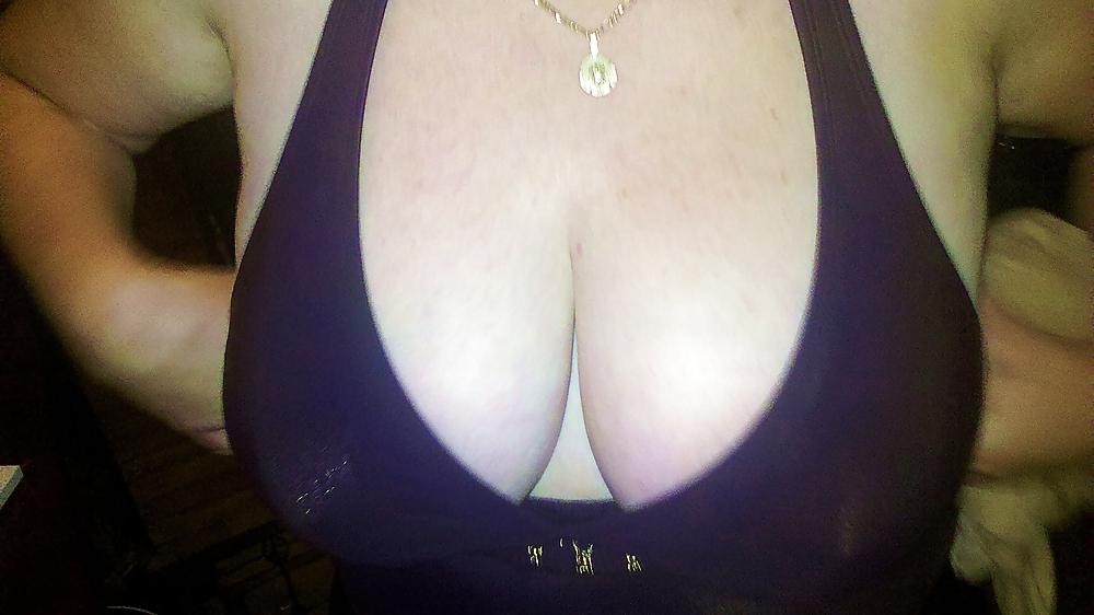 10P CUM all over her BIG BOOBIES!