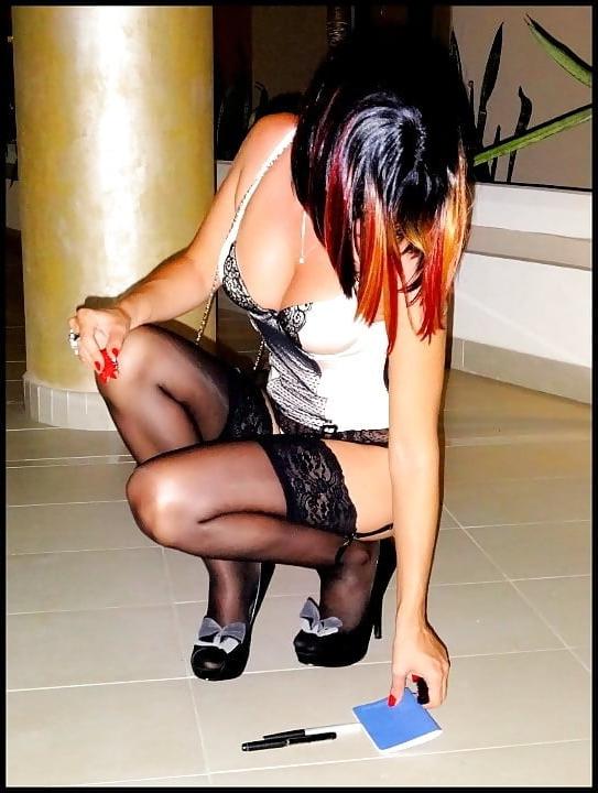 25P SHY LEGGY BRUNETTE