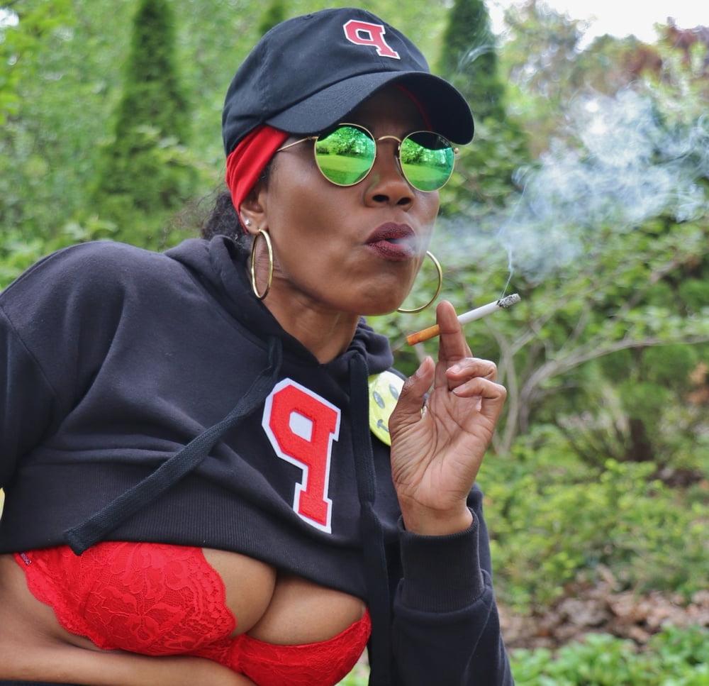 25P Smoking Ebony Hooker Raven Swallowz aka Escort Brandi Wine