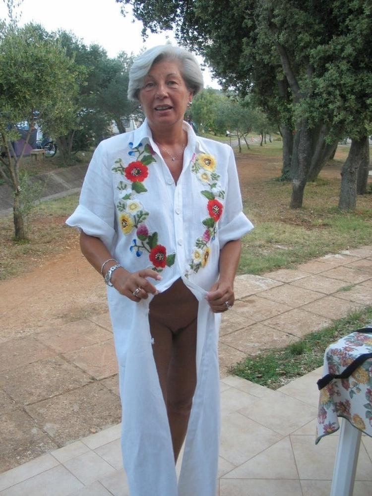 25P Older and hot 164 (No pants outdoor)
