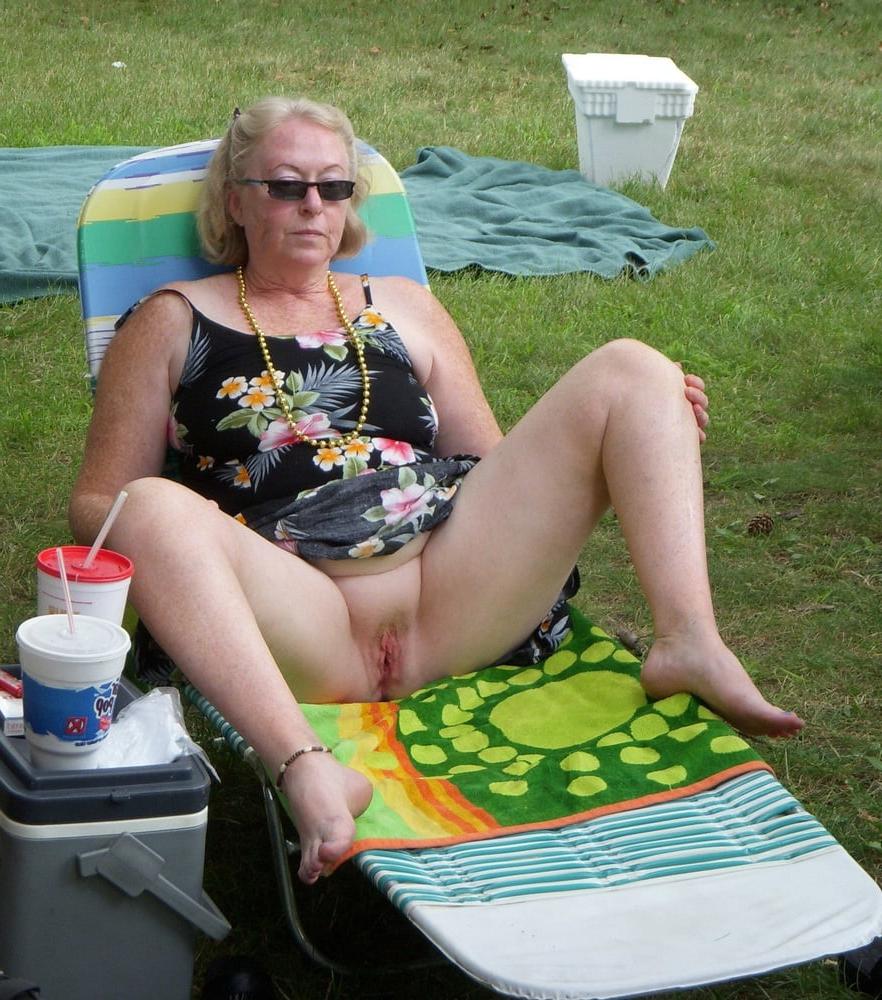 25P Older and hot 164 (No pants outdoor)