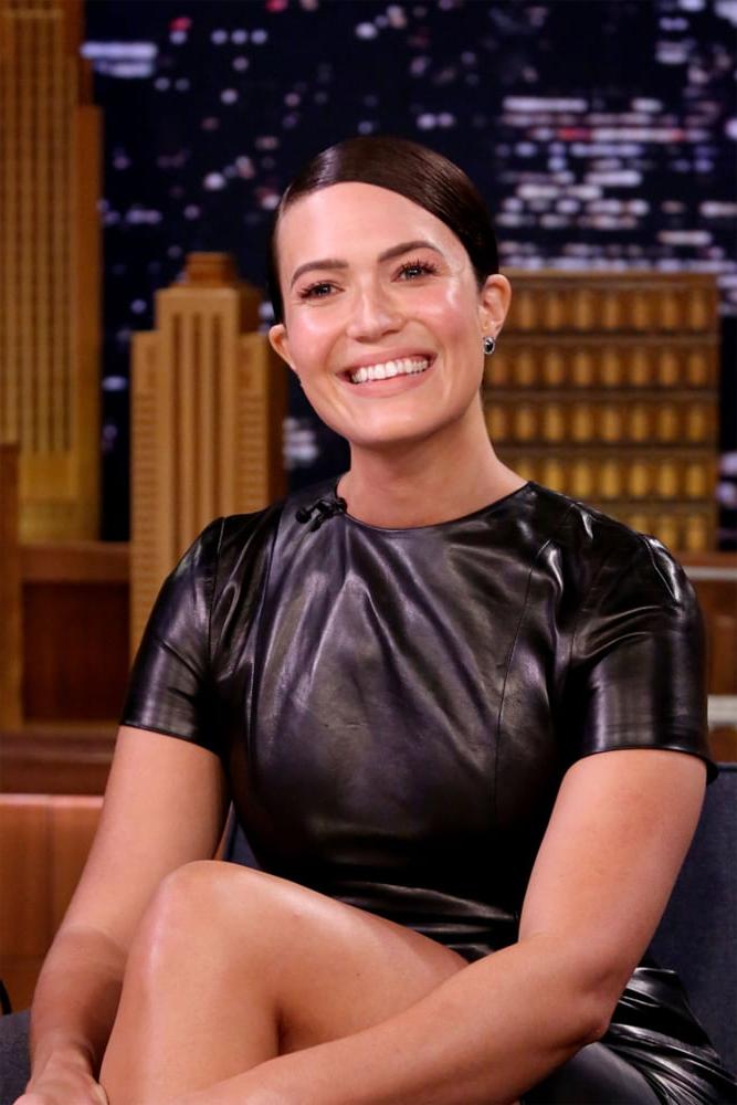 8P Mandy Moore - Tonight Show with Jimmy Fallon (24 September 2