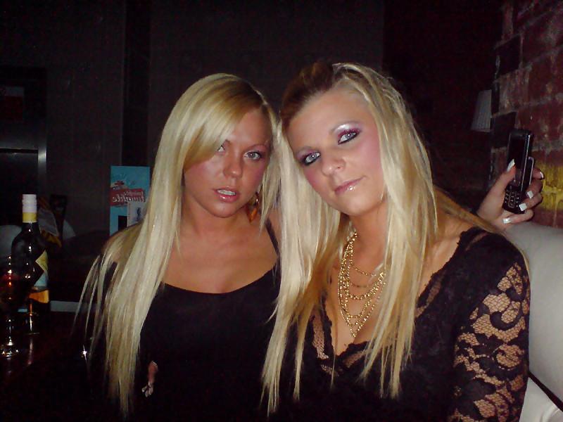 25P Hot lesbian couple