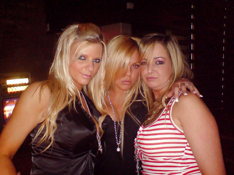 25P Hot lesbian couple