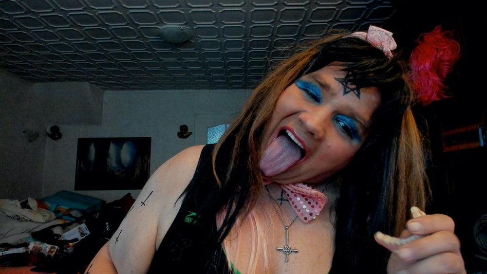 25P sexy friend