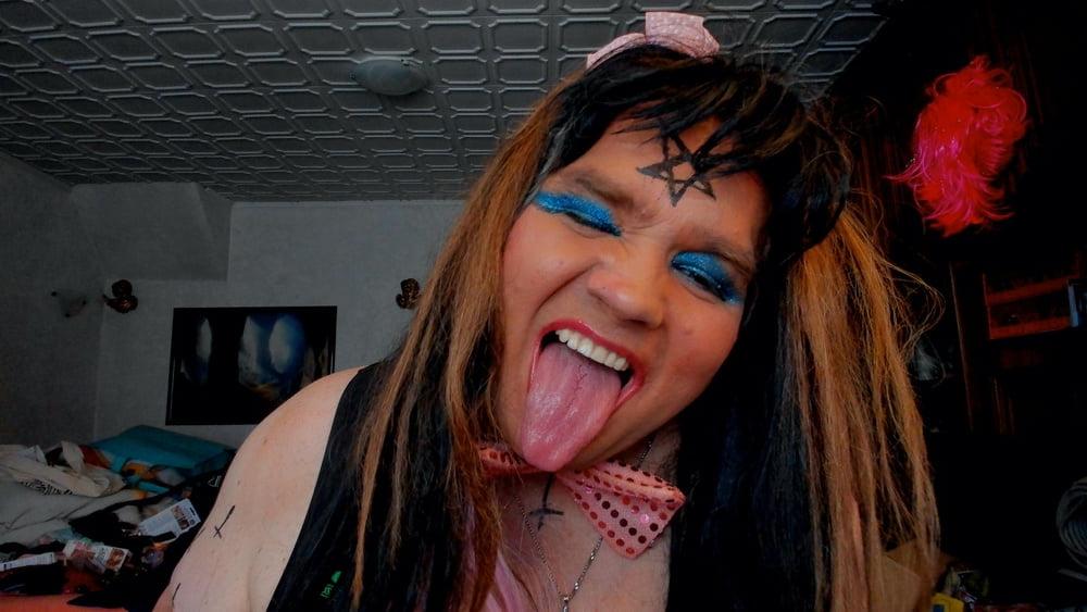 25P sexy friend