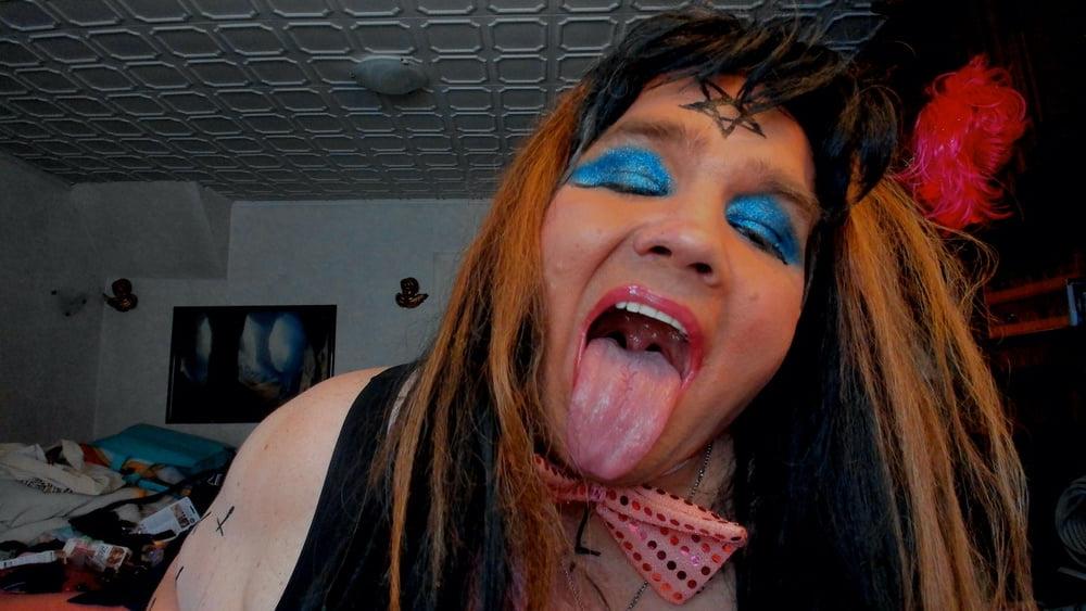 25P sexy friend