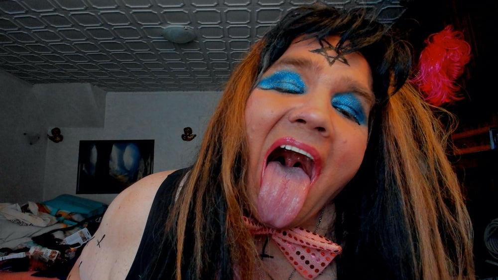 25P sexy friend