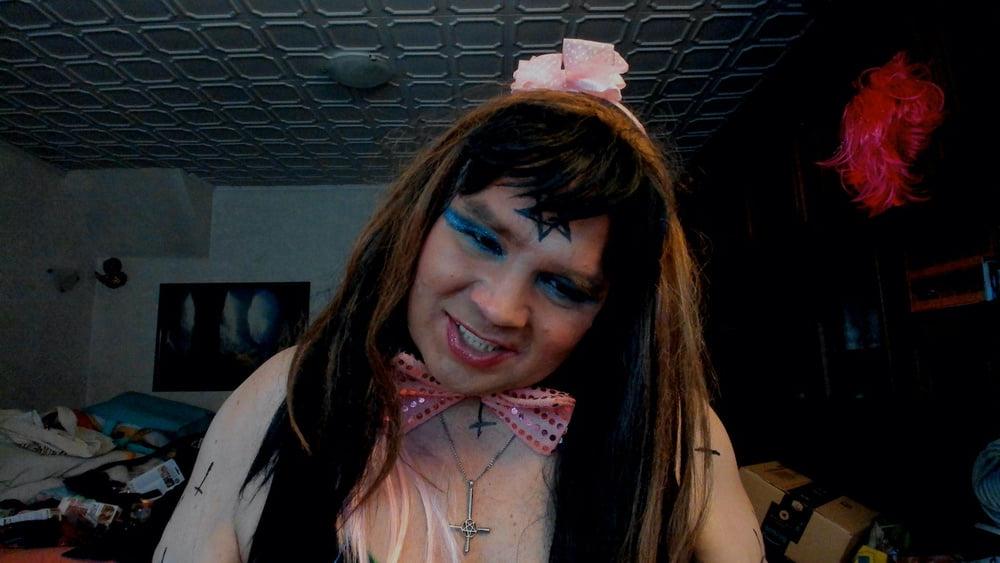 25P sexy friend