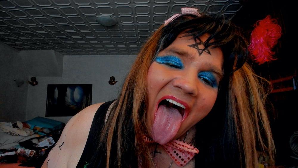 25P sexy friend