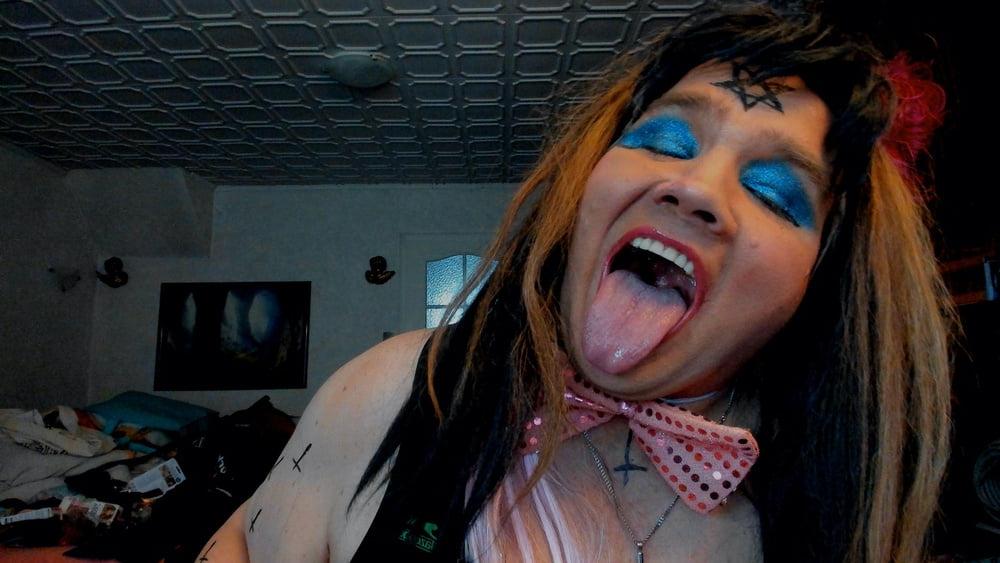 25P sexy friend