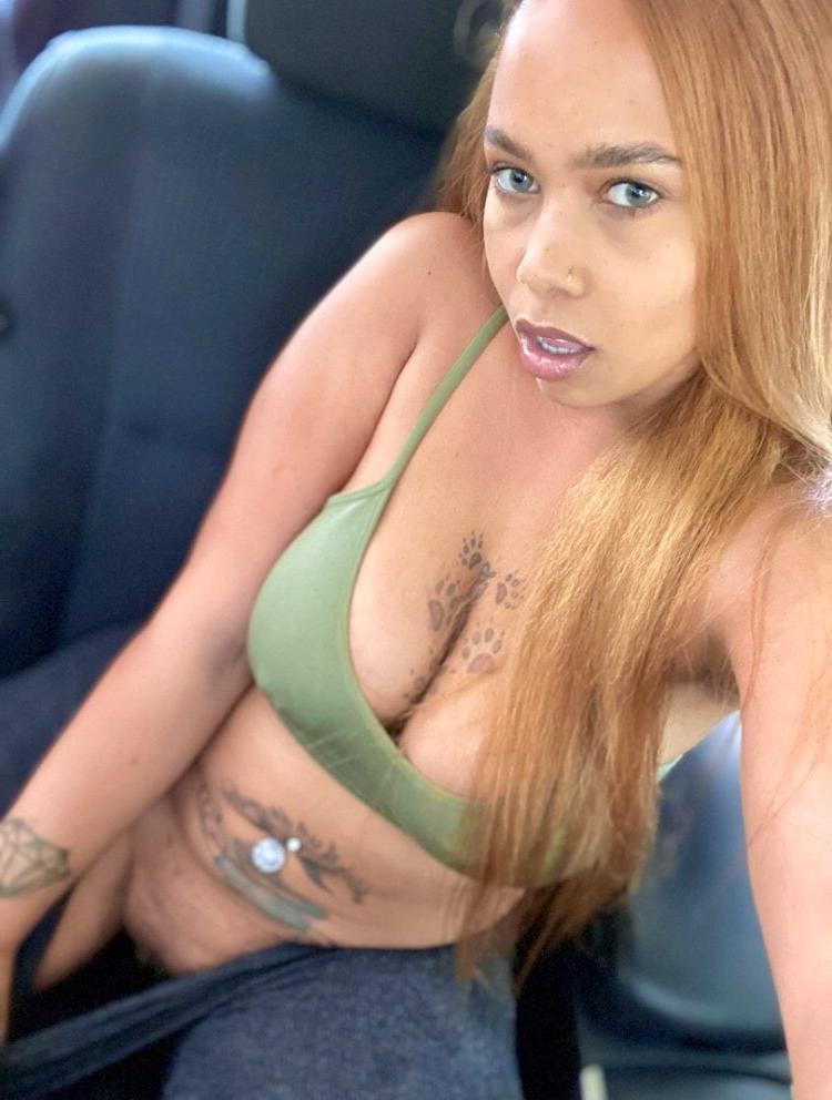 25P ASHLY THICK GREEN EYED DOMINICAN