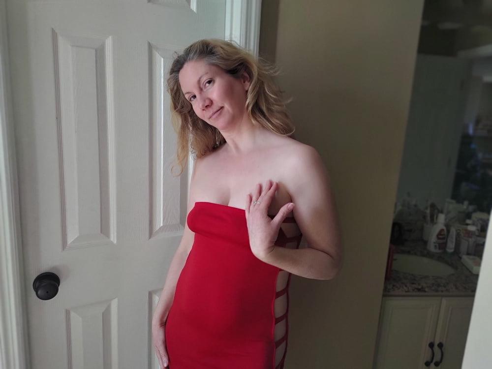 25P Housewife Photo Shoot