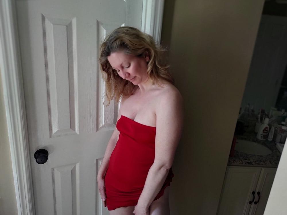 25P Housewife Photo Shoot