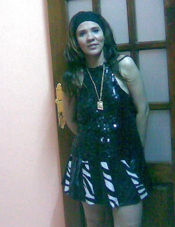 12P Arab Housewife 13