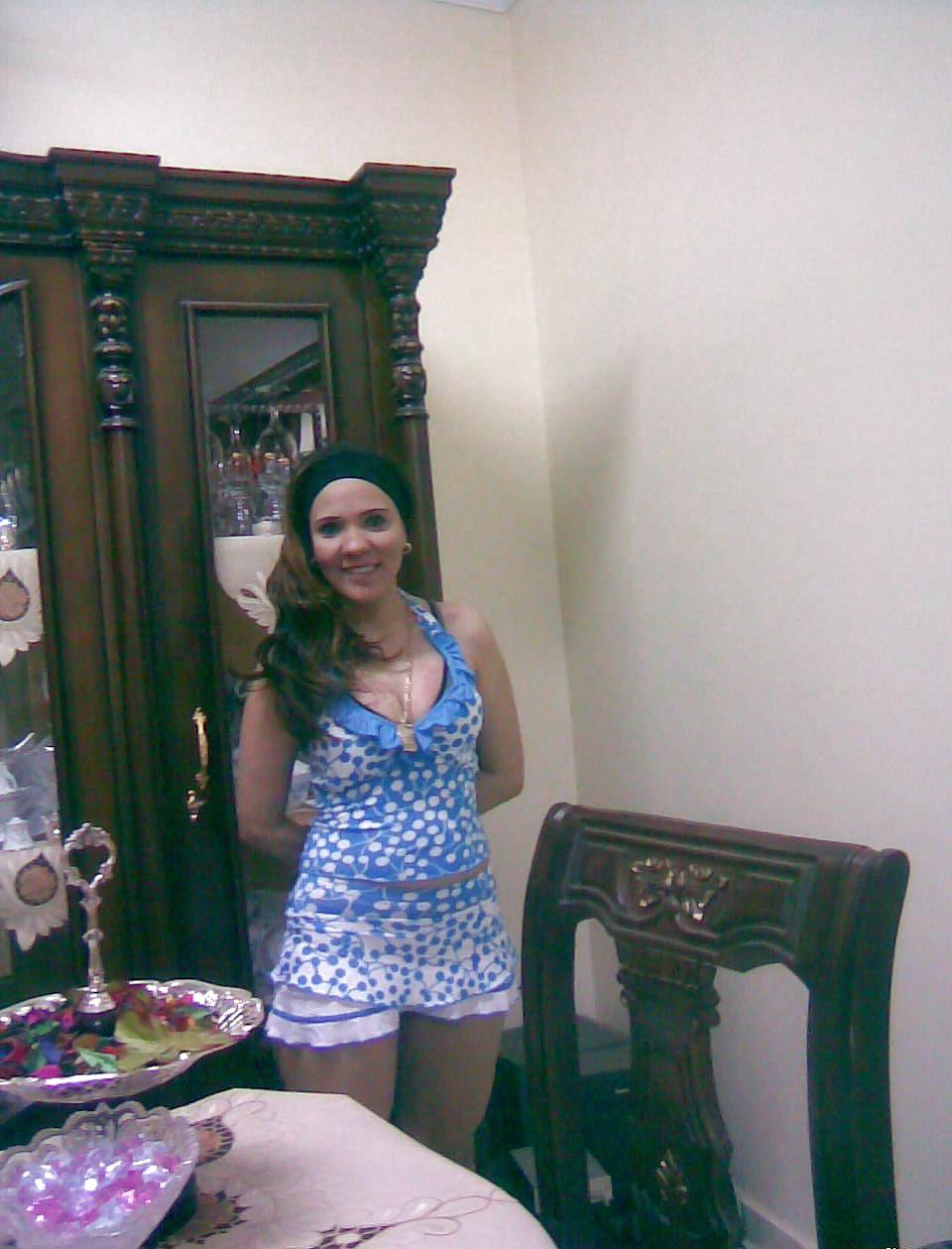 12P Arab Housewife 13