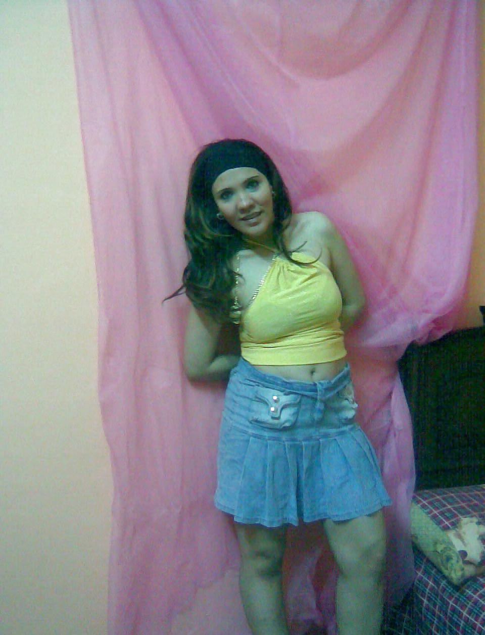 12P Arab Housewife 13