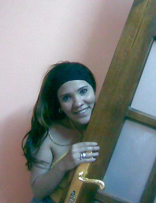 12P Arab Housewife 13
