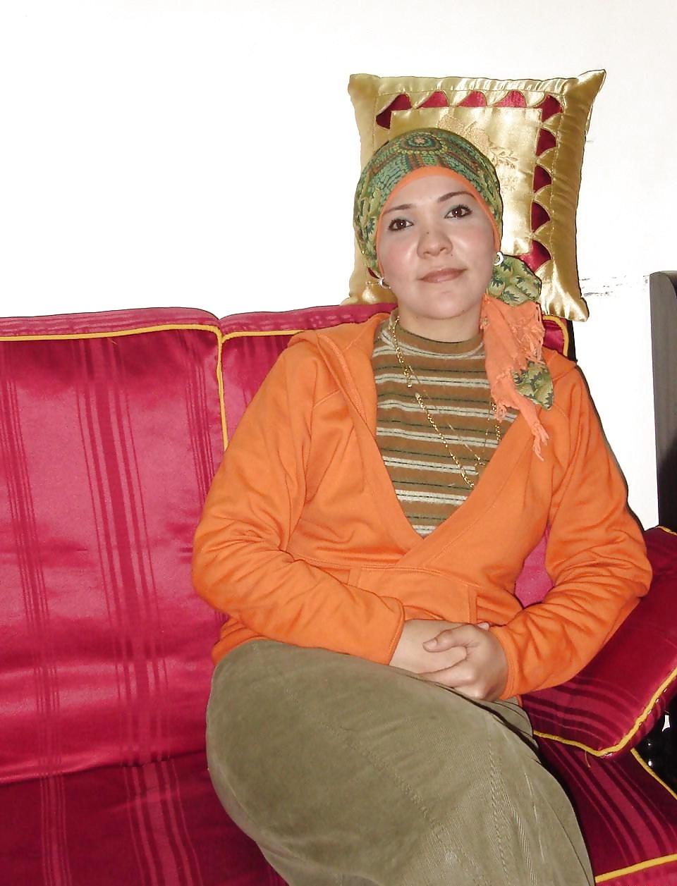 12P Arab Housewife 13