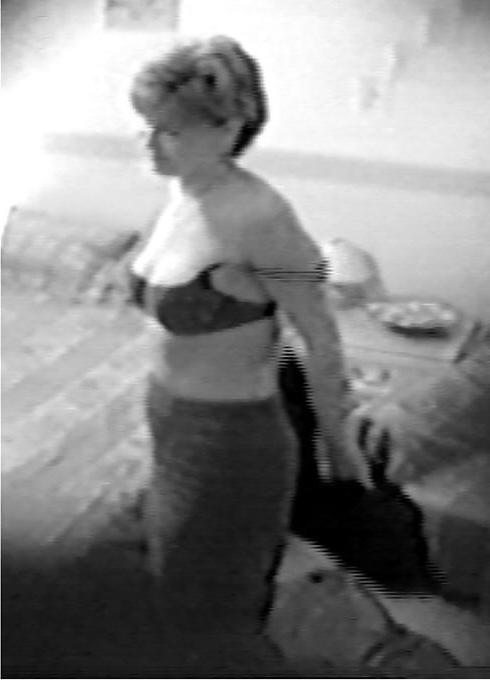22P Wife Captured On Hidden Cam