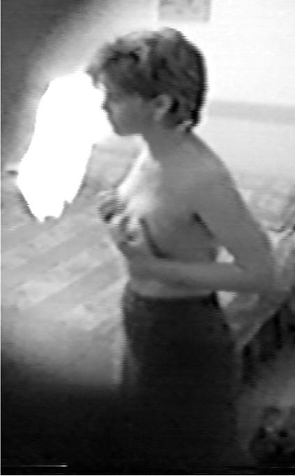 22P Wife Captured On Hidden Cam