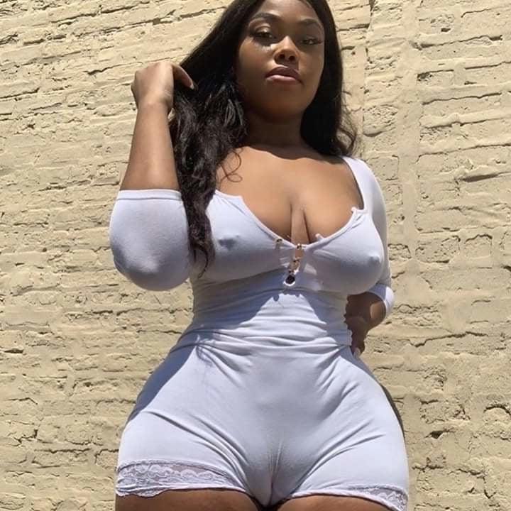 24P Camel toe