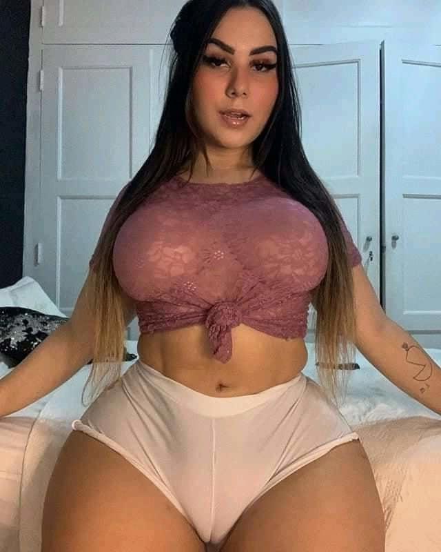 24P Camel toe